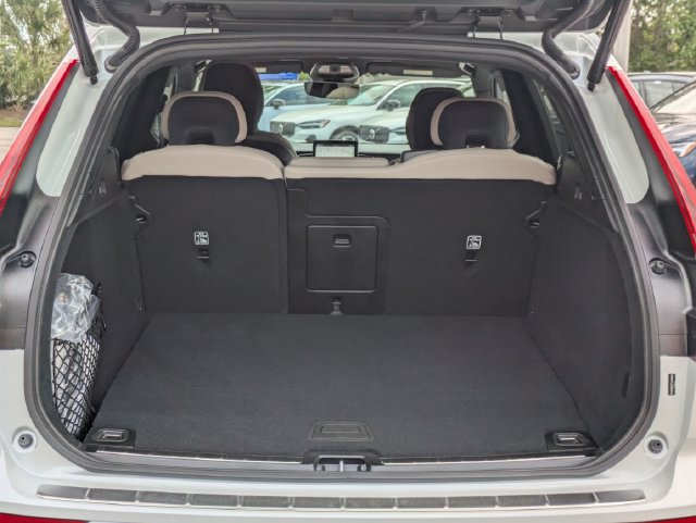 New 2026 Volvo XC60 T8 Plus w/ Protection Package Premier AWD/4WD image 13