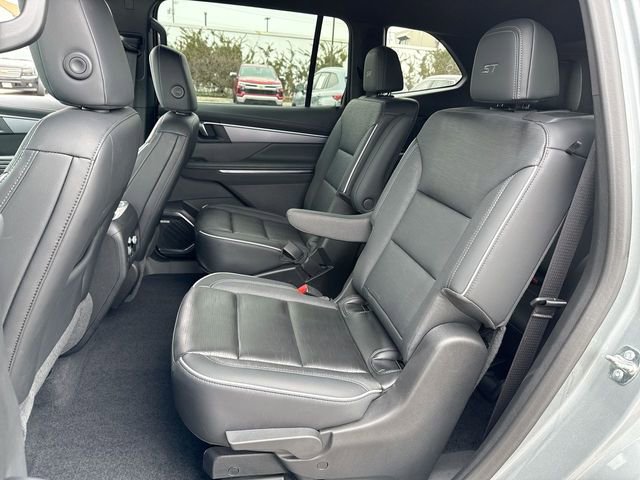 Used 2025 Buick Enclave Sport Touring image 23