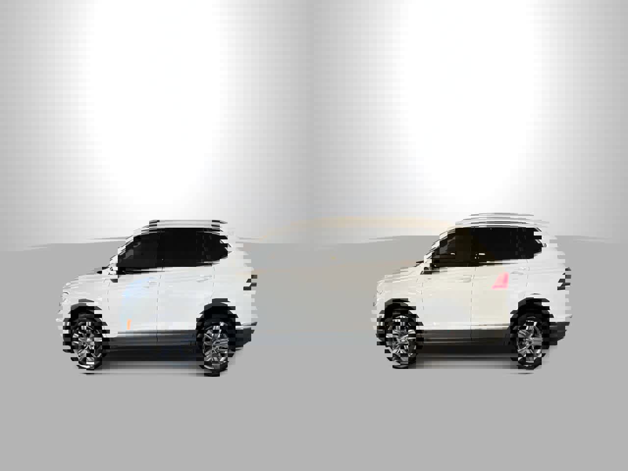 Used 2021 Volkswagen Tiguan SEL image 5