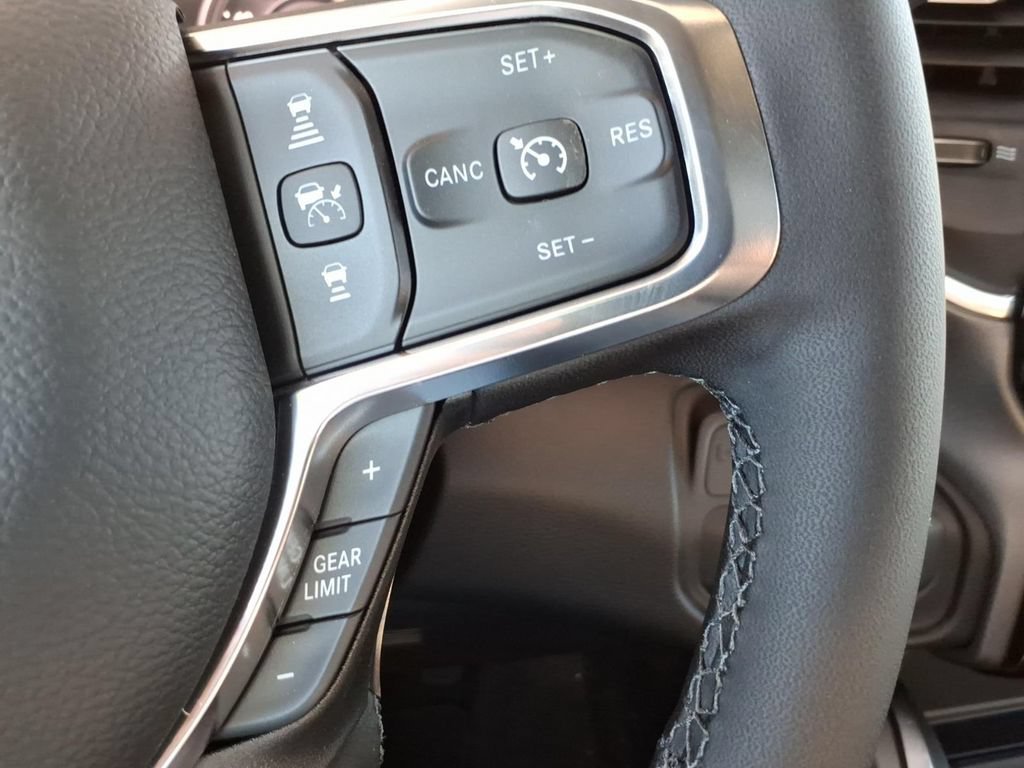 New 2026 RAM 2500 Laramie AWD/4WD image 21