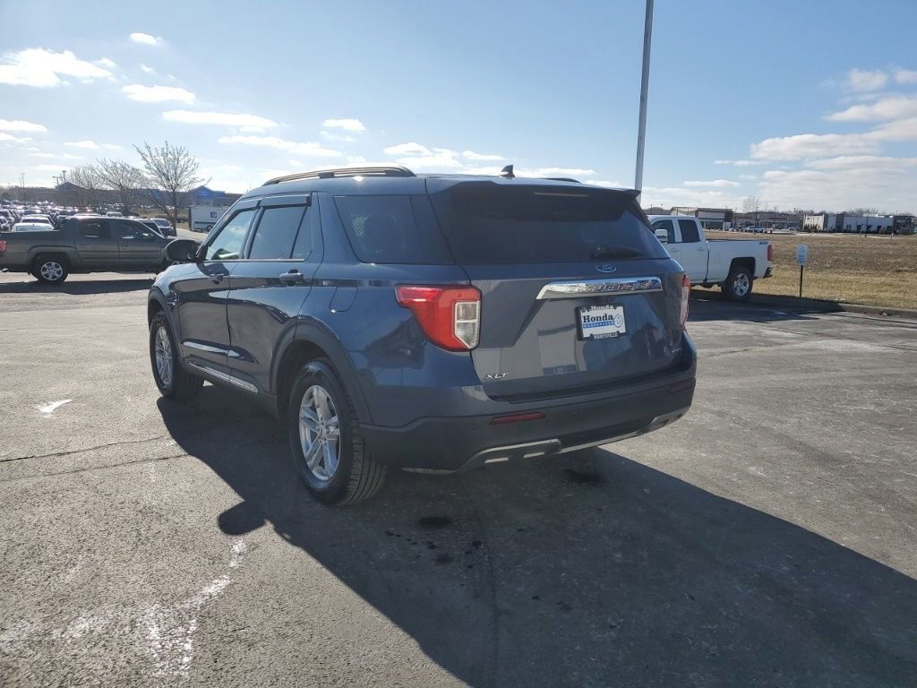 Used 2021 Ford Explorer XLT w/ Equipment Group 202A image 5