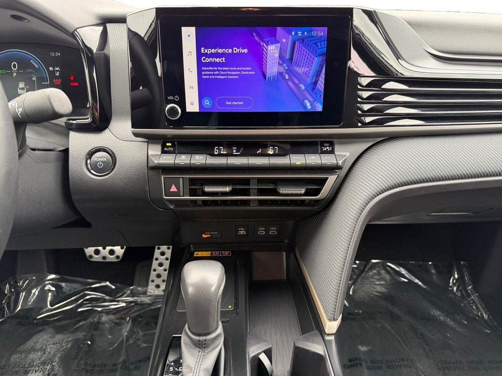 Used 2025 Toyota Camry SE FWD image 12
