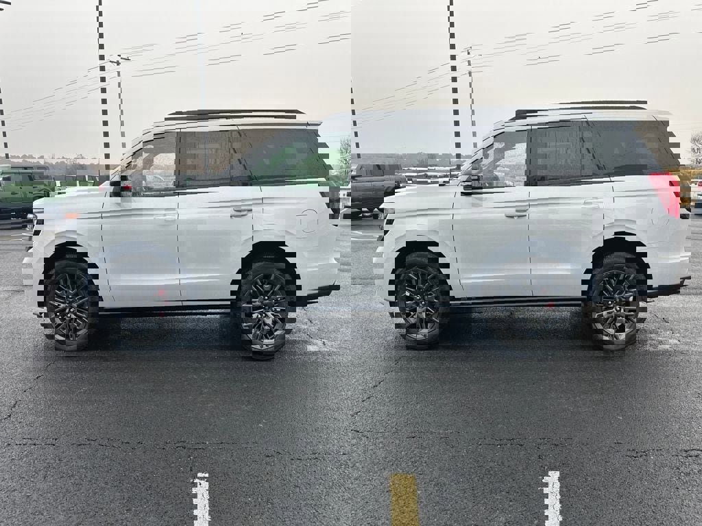 New 2025 Ford Expedition Platinum w/ Stealth Performance Package image 64