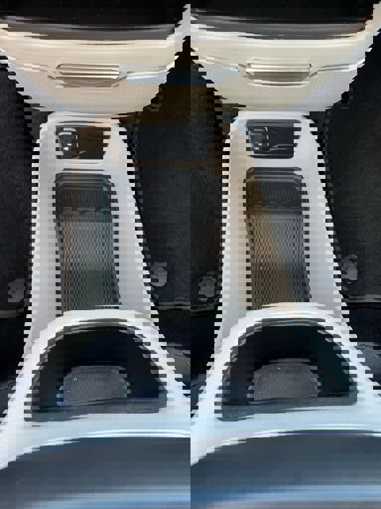 Used 2024 Chrysler Pacifica Touring-L image 14