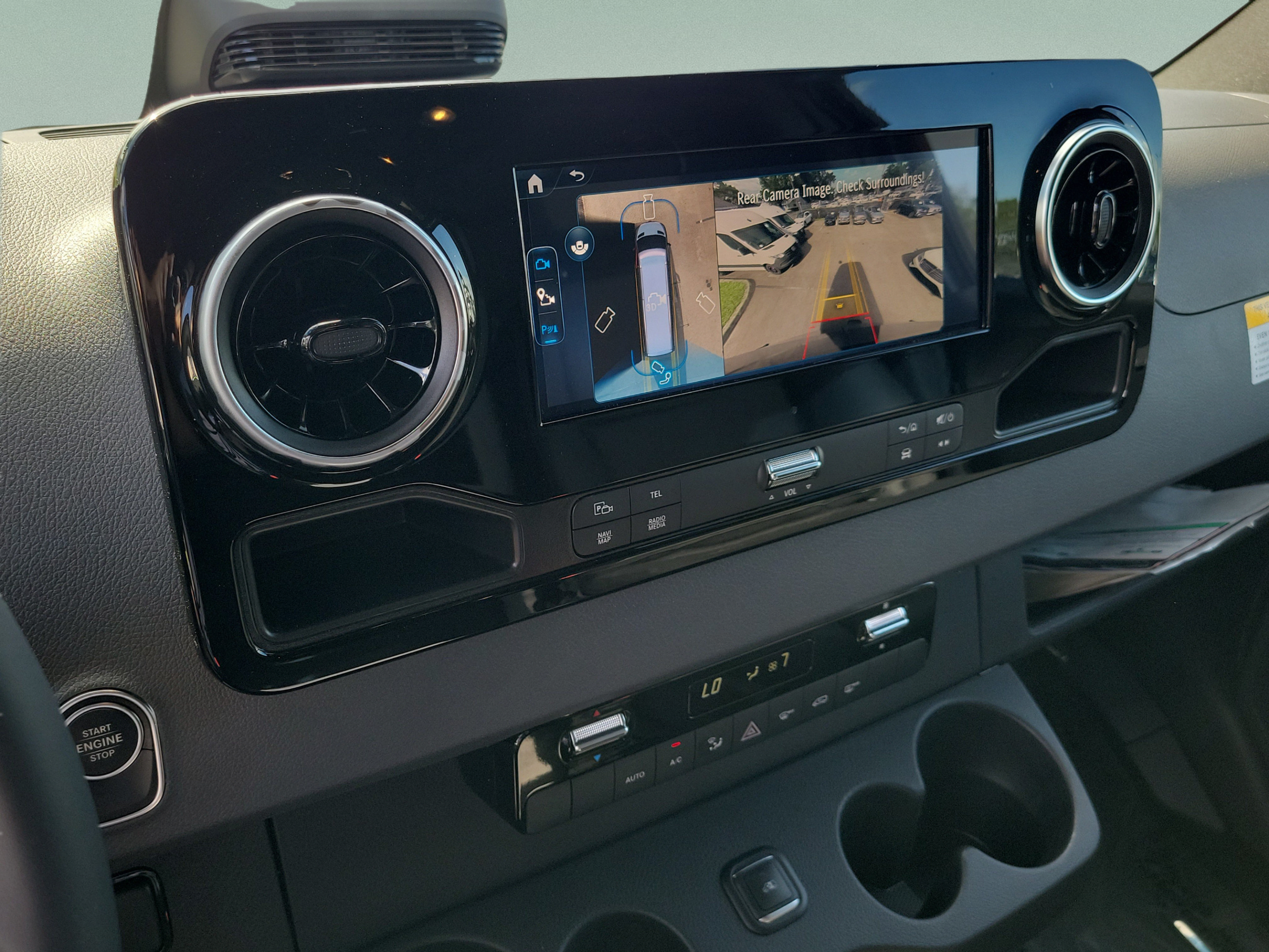 Used 2025 Mercedes-Benz Sprinter 2500 image 21