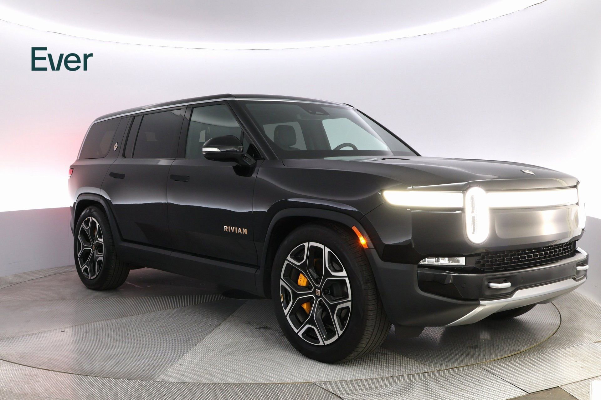 Used 2024 Rivian R1S Adventure image 4
