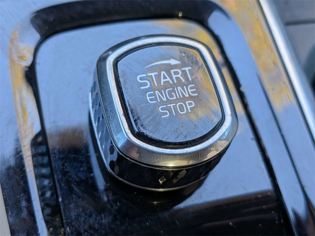 Used 2022 Volvo XC60 B5 Inscription w/ Advanced Package image 31