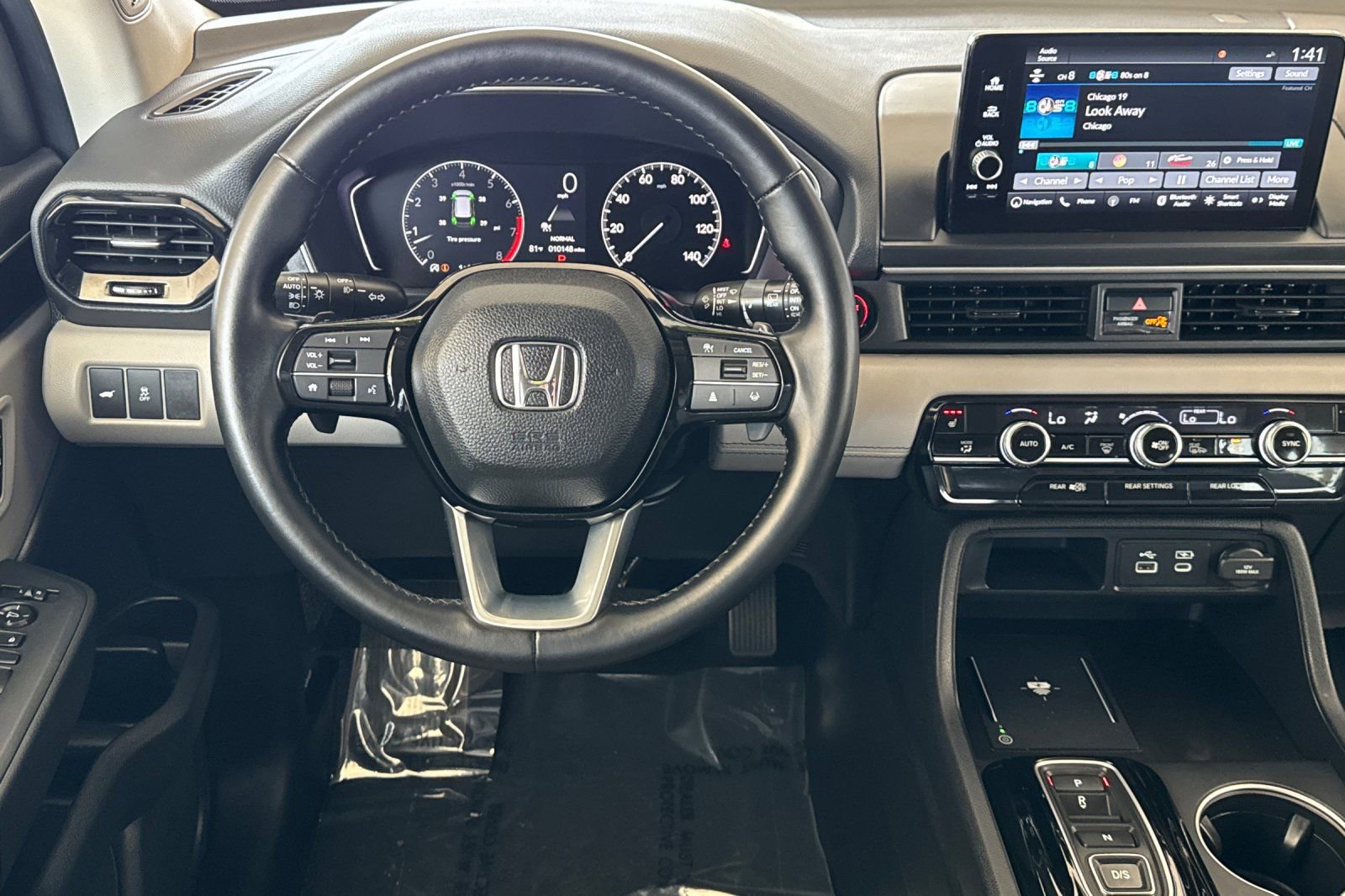 Used 2025 Honda Pilot Touring image 13