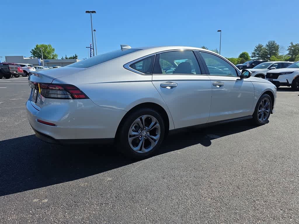 Used 2023 Honda Accord EX image 11