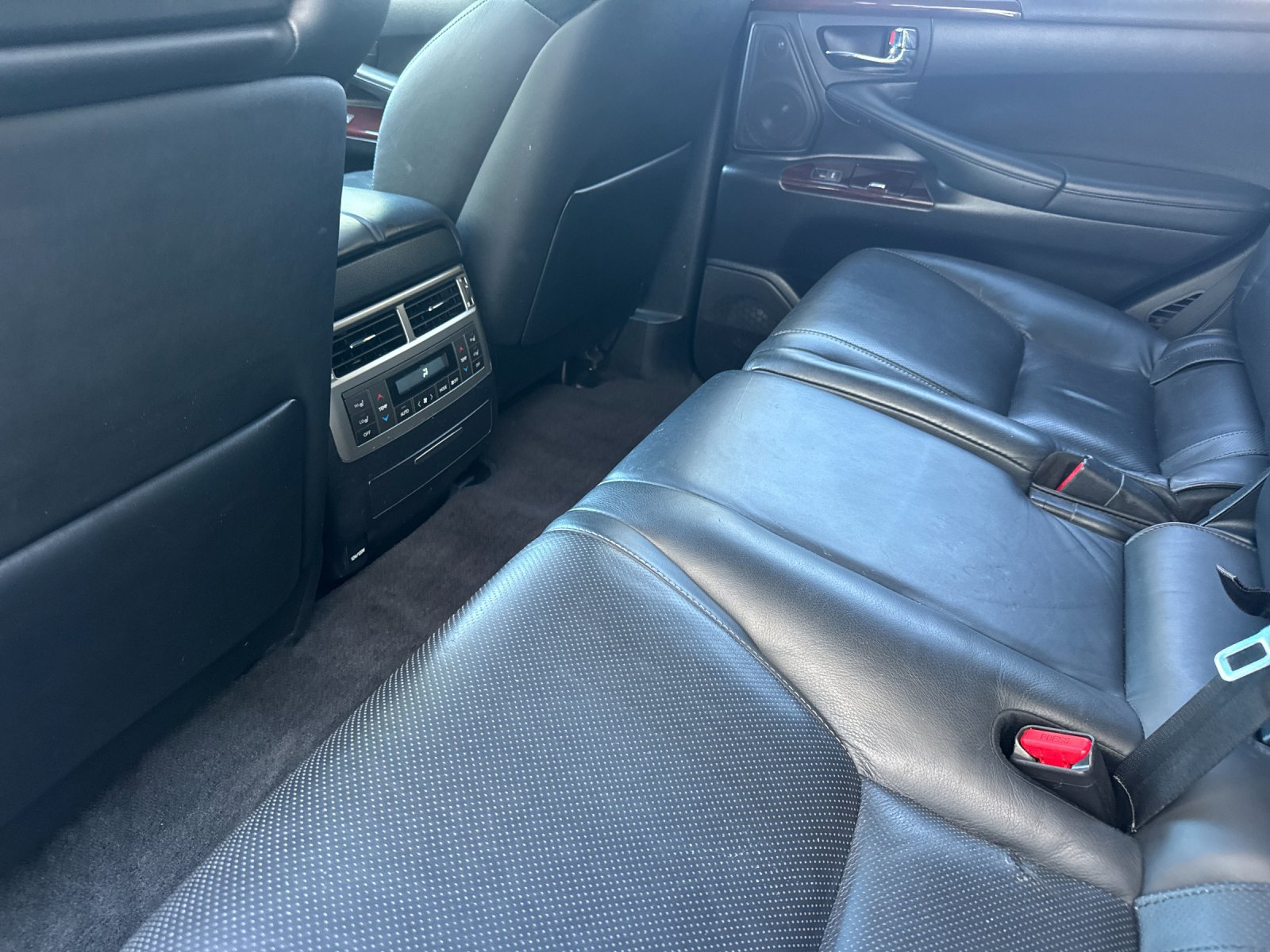 Used 2015 Lexus LX 570 4WD image 12