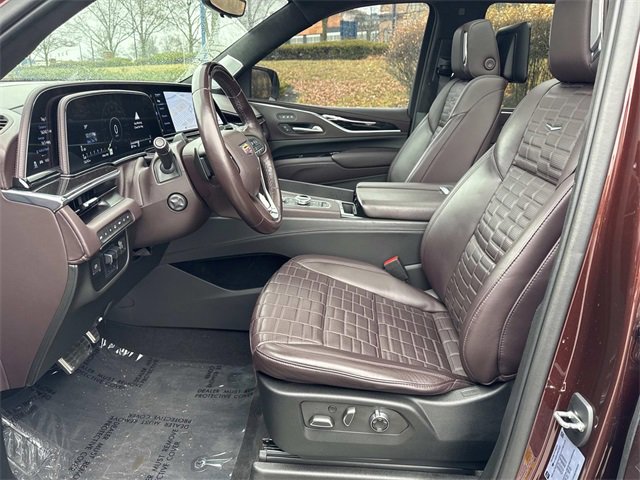 Used 2023 Cadillac Escalade Sport Platinum w/ LPO, ONYX Package image 19