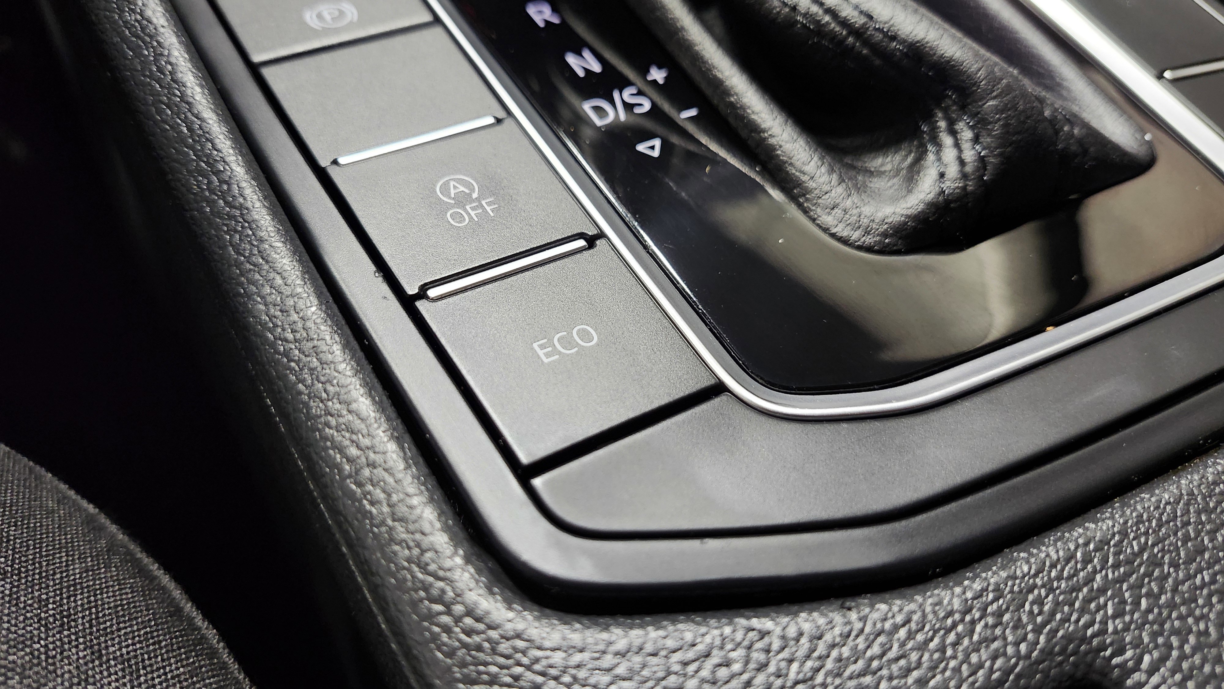 Used 2021 Volkswagen Jetta S w/ Driver Assistance Package image 9