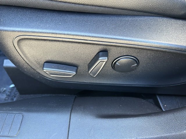 Used 2022 Ford Escape Titanium w/ Class II Trailer Tow Package image 15