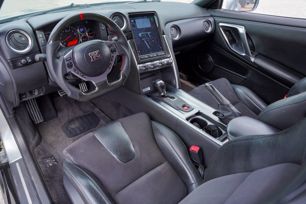 Used 2010 Nissan GT-R Premium image 19