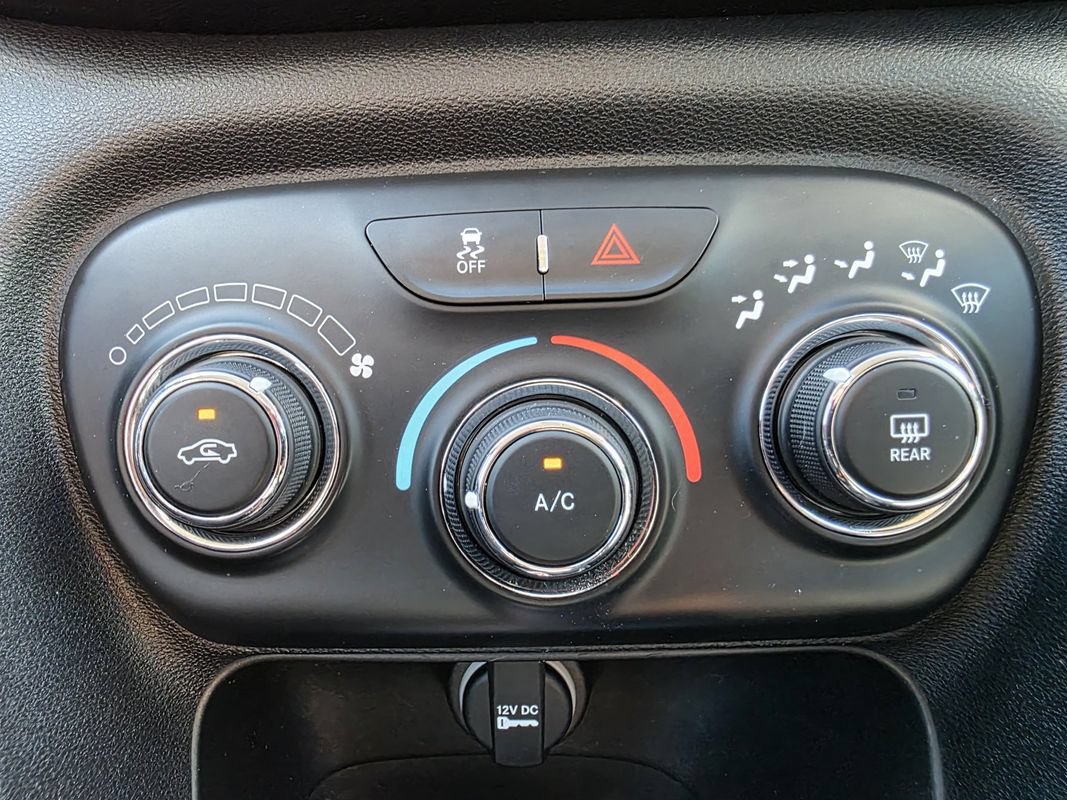 Used 2016 Dodge Dart SE w/ Convenience Group FWD image 24