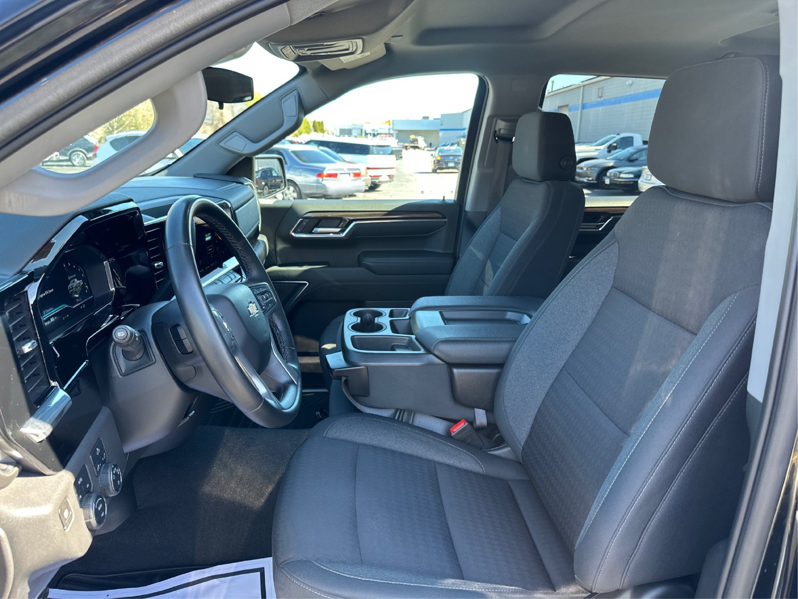 Used 2023 Chevrolet Silverado 1500 LT AWD/4WD image 9