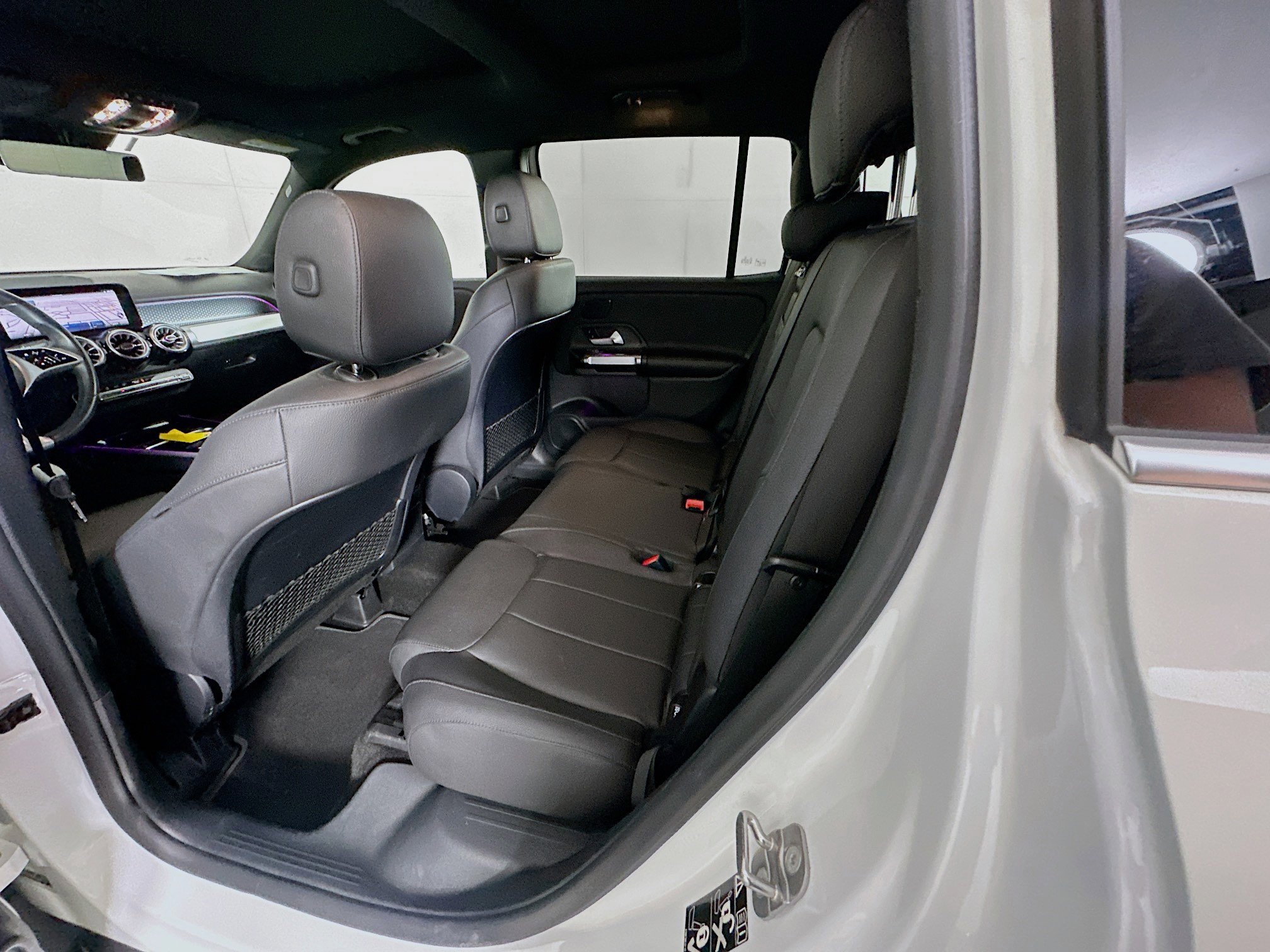 Used 2024 Mercedes-Benz GLB 250 image 30