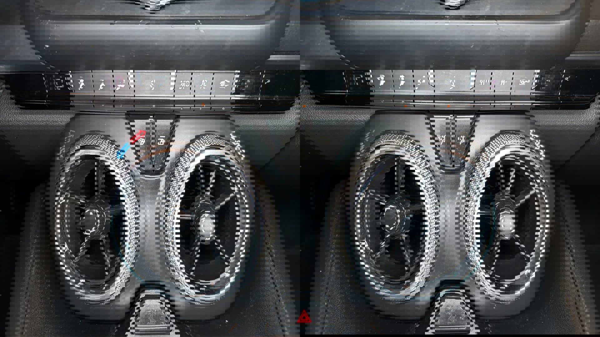 Used 2019 Chevrolet Camaro LS RWD image 28