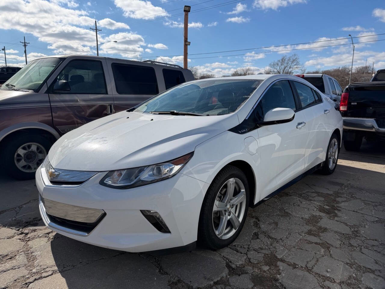 Used 2018 Chevrolet Volt LT image 2