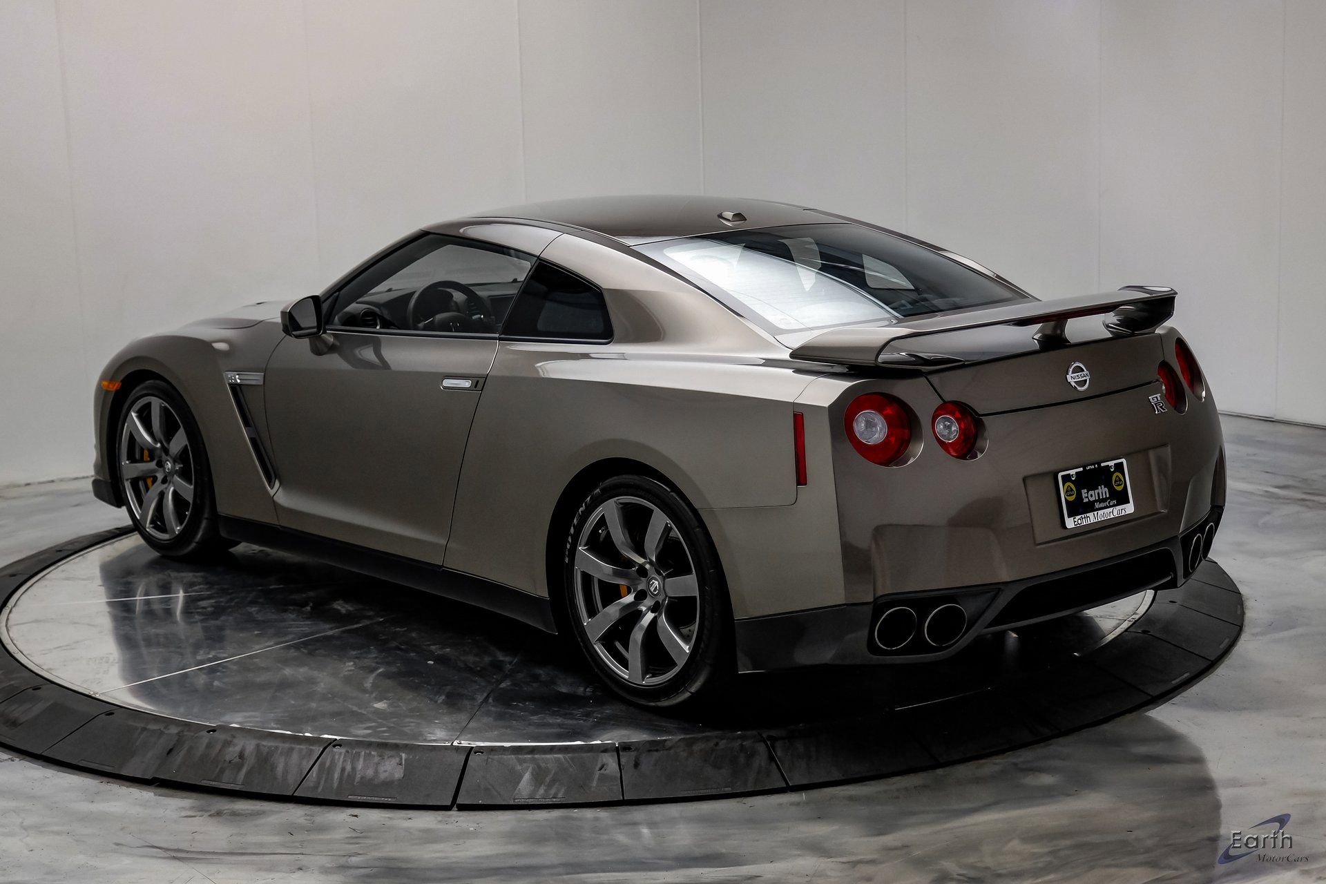 Used 2009 Nissan GT-R Premium image 14