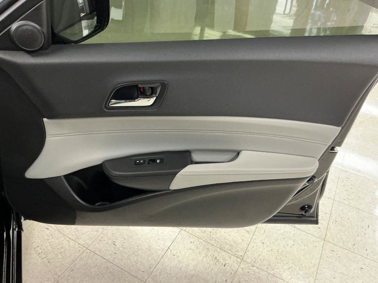 Used 2016 Acura ILX FWD image 29
