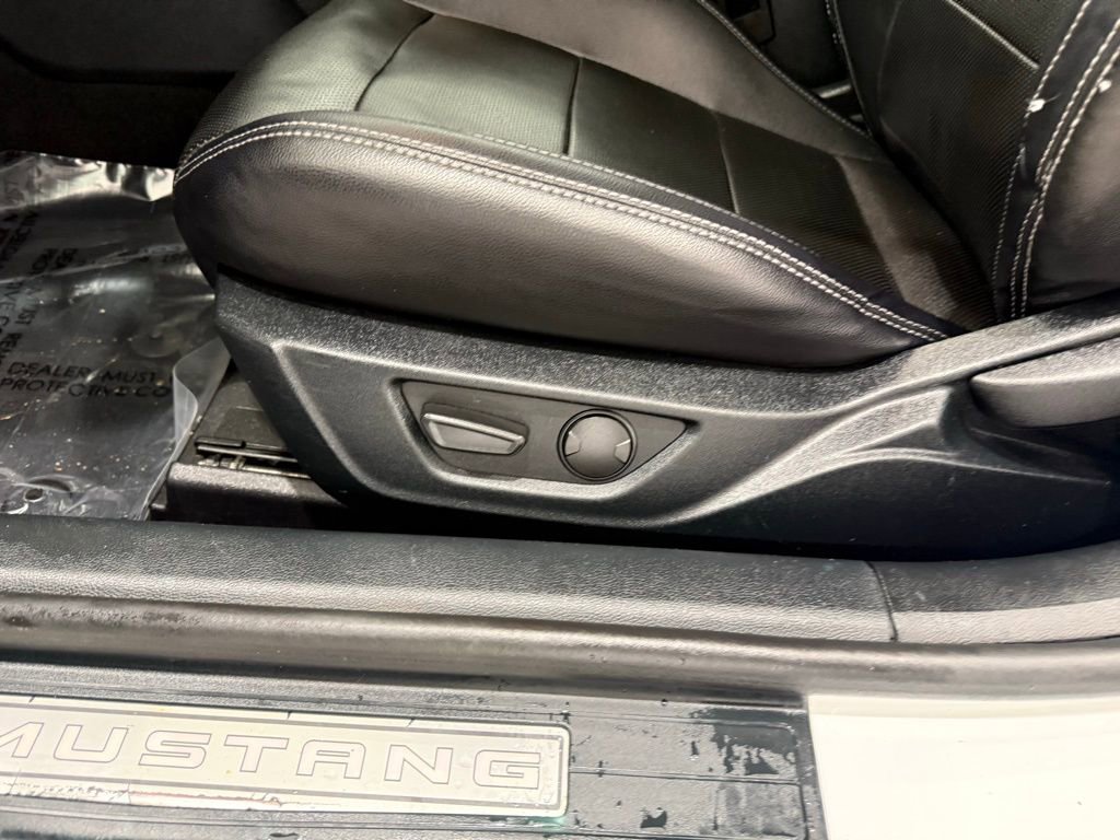 Used 2022 Ford Mustang Premium image 13