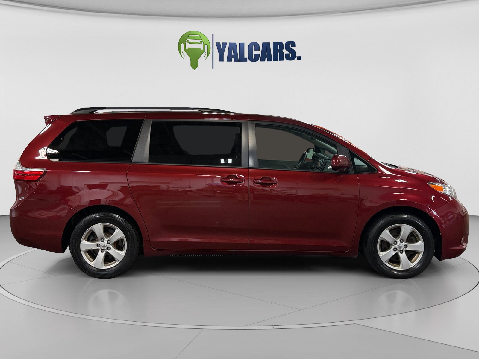 Used 2015 Toyota Sienna LE FWD image 6