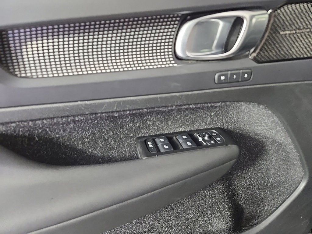 Used 2021 Volvo XC40 P8 Recharge w/ Advanced Package image 20