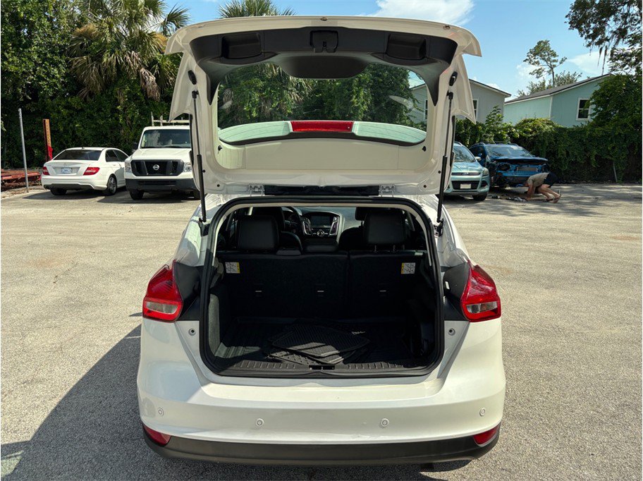 Used 2016 Ford Focus Titanium FWD image 41