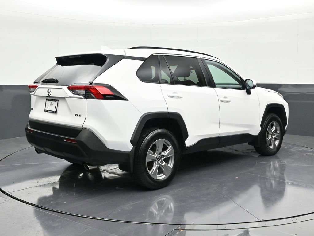 Used 2024 Toyota RAV4 XLE w/ Convenience Package image 5