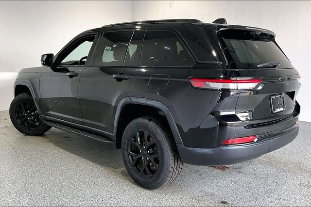 Used 2024 Jeep Grand Cherokee Limited w/ Luxury Tech Group II image 4