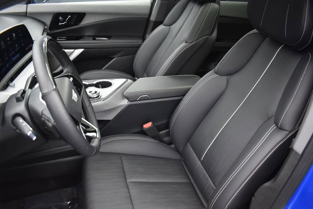 Certified 2025 Cadillac Optiq Luxury 2 AWD/4WD image 13