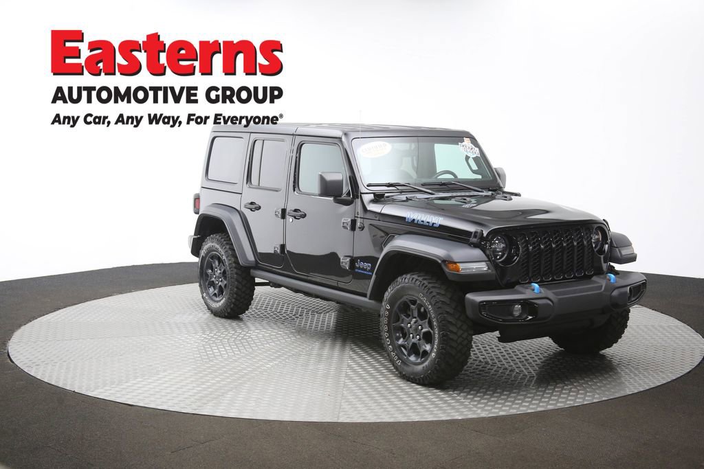 Used 2023 Jeep Wrangler Unlimited w/ Dual Top Group image 55