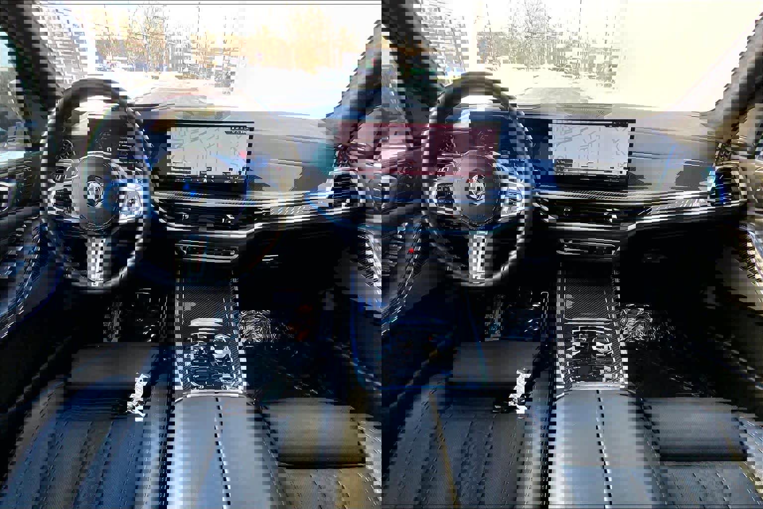 Used 2024 BMW X7 M60i w/ Executive Package image 15