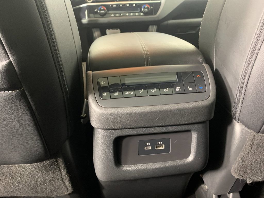 Used 2023 Nissan Pathfinder SL w/ SL Premium Package FWD image 34