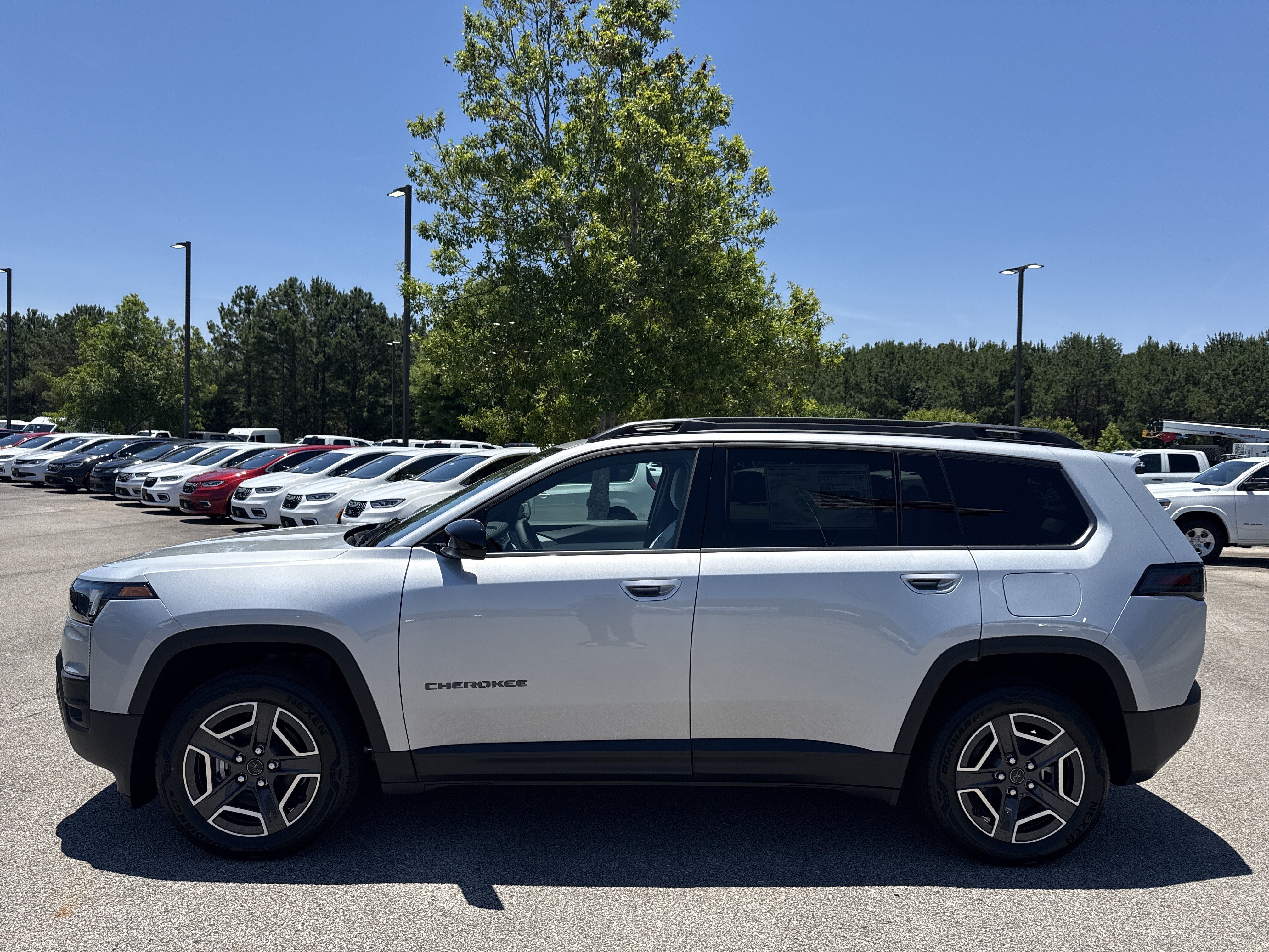 New 2026 Jeep Cherokee Laredo AWD/4WD image 4