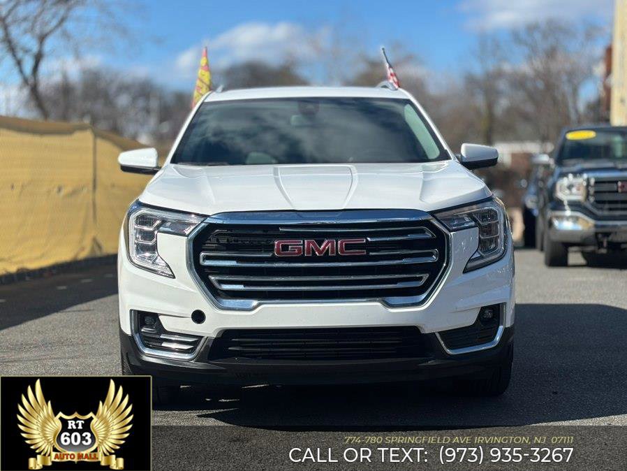 Used 2023 GMC Terrain SLT FWD image 2