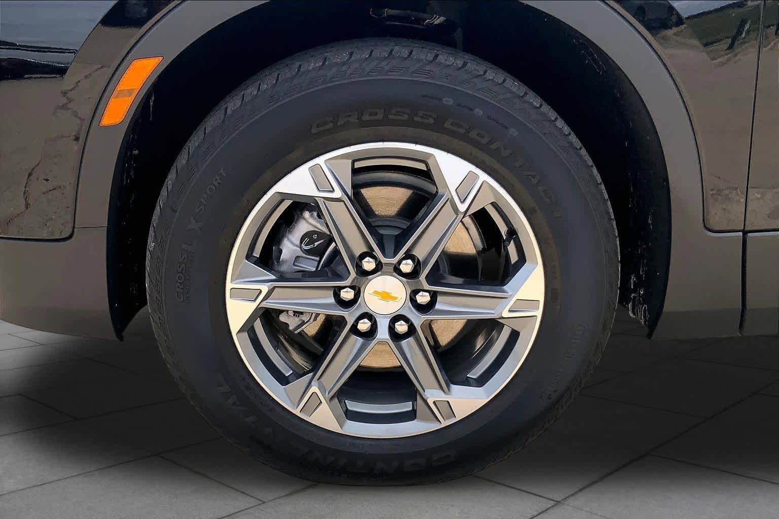 Used 2025 Chevrolet Blazer LT FWD image 10