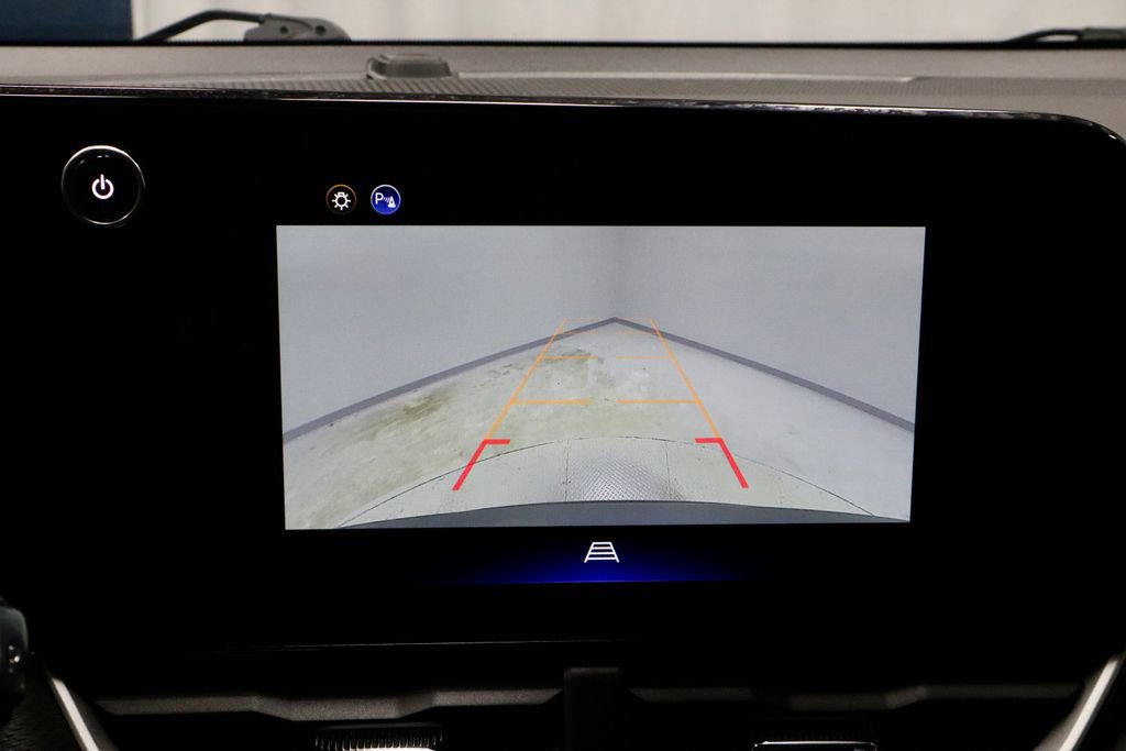 Used 2025 Chevrolet Equinox LT FWD image 2