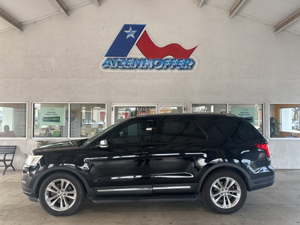 Used 2019 Ford Explorer XLT w/ Equipment Group 202A image 2