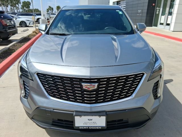 Used 2023 Cadillac XT4 Luxury w/ Cold Weather Package image 2