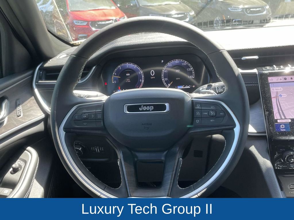 Certified 2025 Jeep Grand Cherokee Limited w/ Luxury Tech Group II image 24