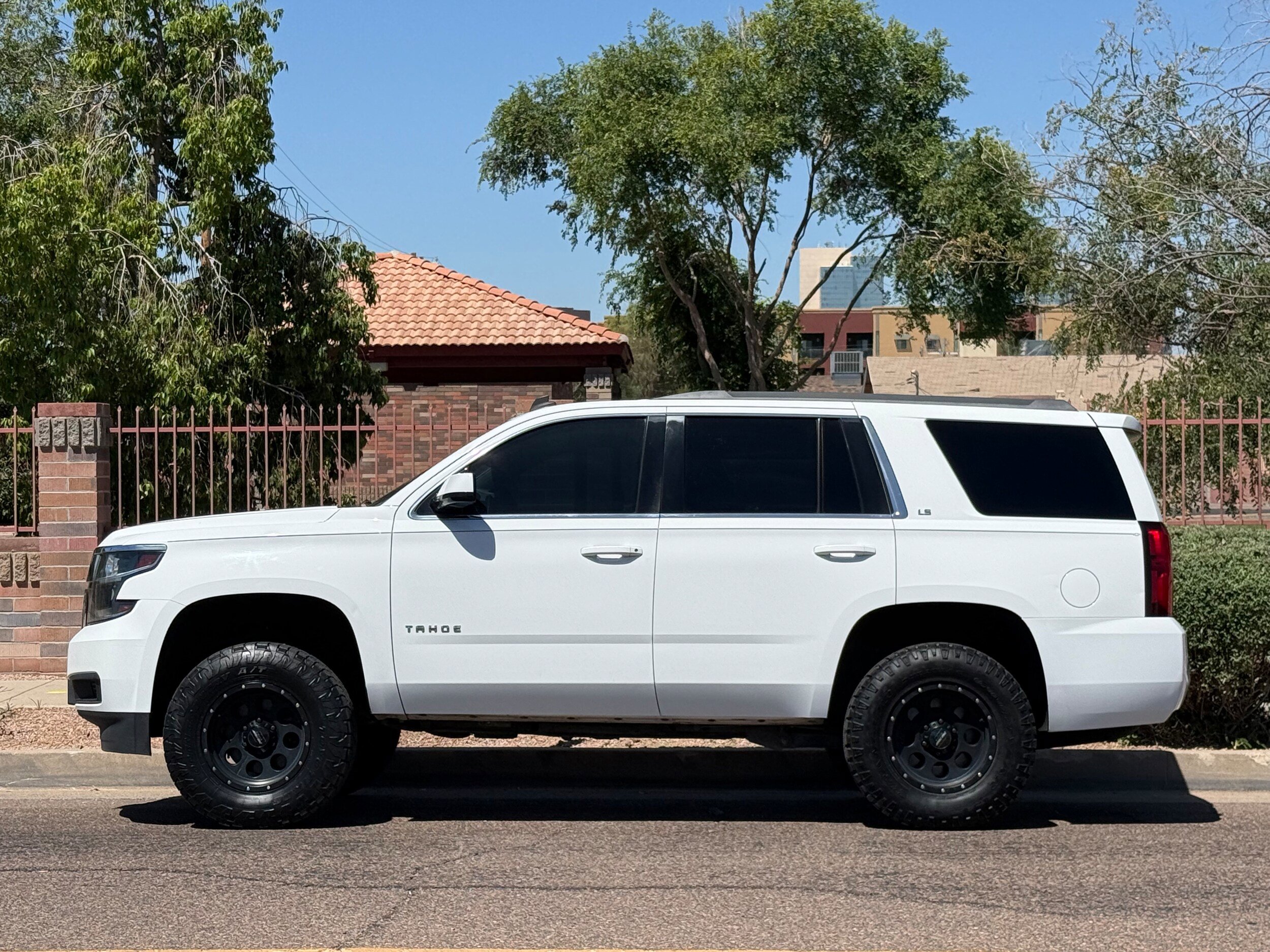 Used 2015 Chevrolet Tahoe LS RWD image 3