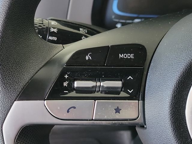 Used 2024 Hyundai Elantra SE image 24