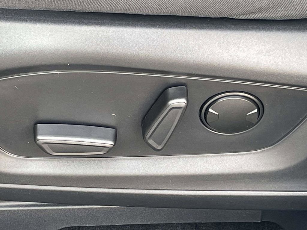 New 2025 Ford Explorer Active image 14