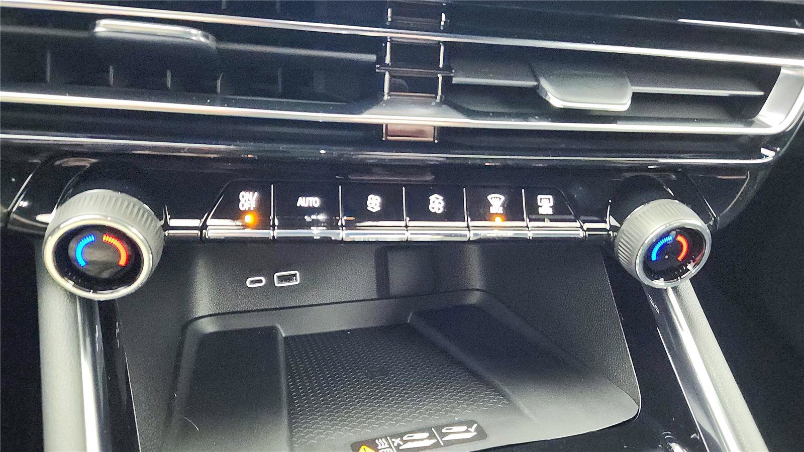 New 2026 Chevrolet Traverse LT image 37