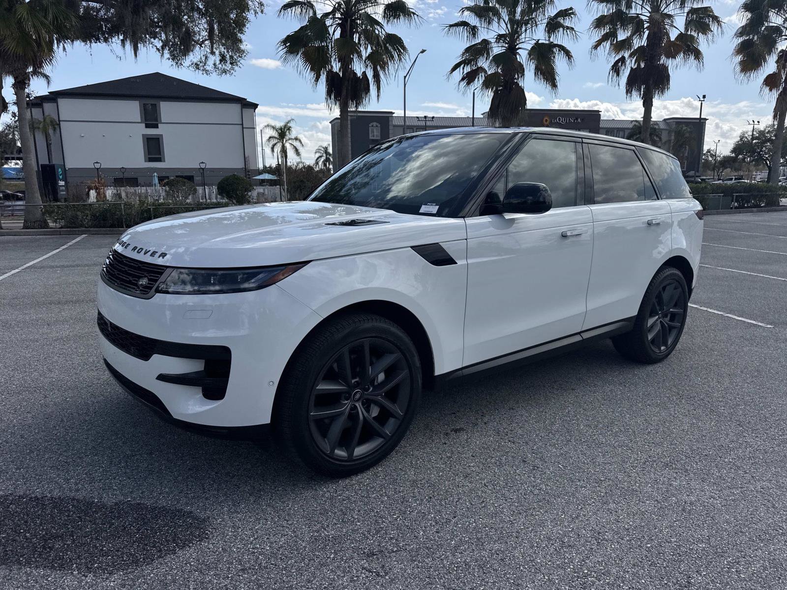 Used 2024 Land Rover Range Rover Sport SE image 8