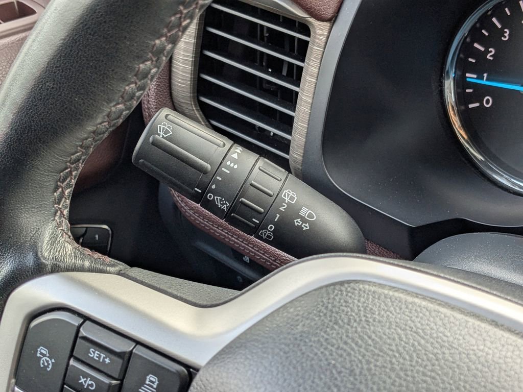 Used 2024 Ford Expedition Limited image 26