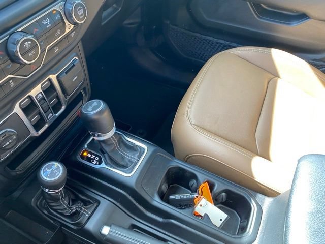 Used 2022 Jeep Wrangler Unlimited Sahara AWD/4WD image 18