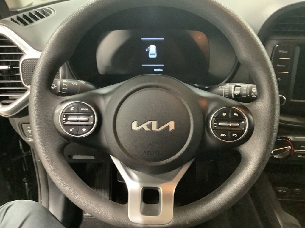 Certified 2023 Kia Soul LX FWD image 12